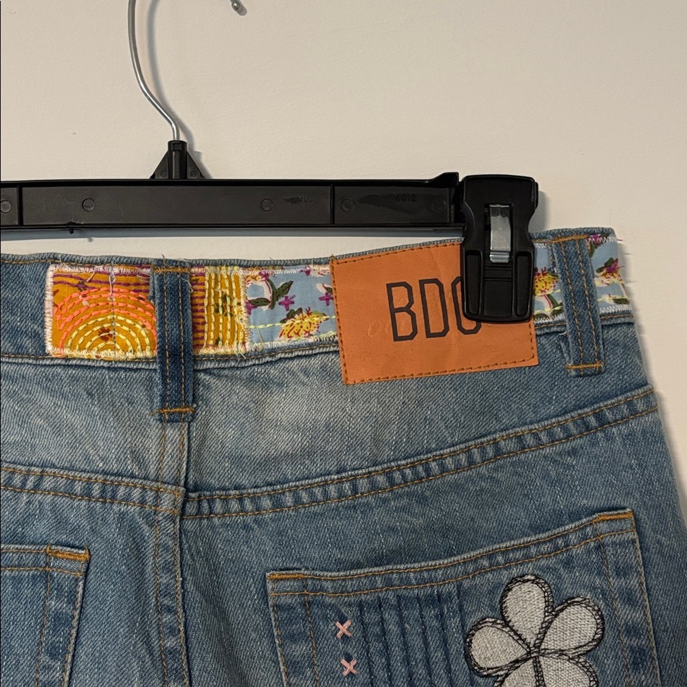 Women’s Urban Outfitters floral Blue Patchwork Jeans Sz 28 - Picture 11 of 11